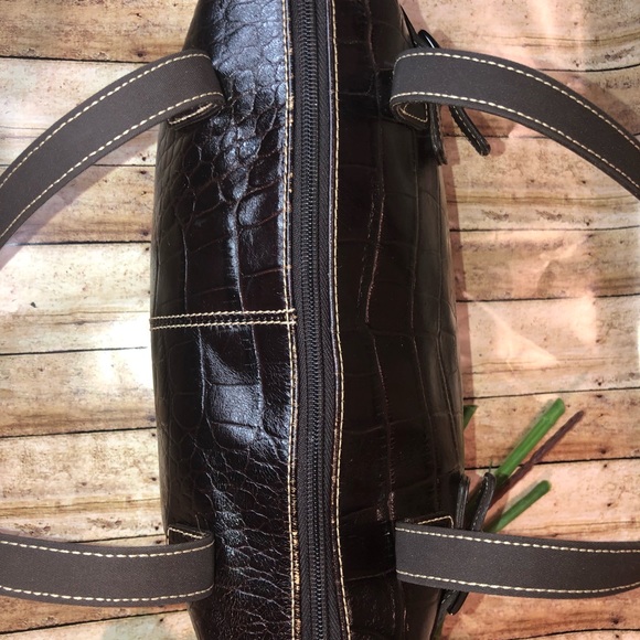 Designer Franco Sarto handbag. - Picture 4 of 7